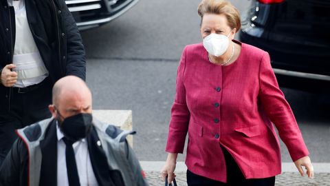 Ангеле Меркель сделали прививку вакциной AstraZeneca
