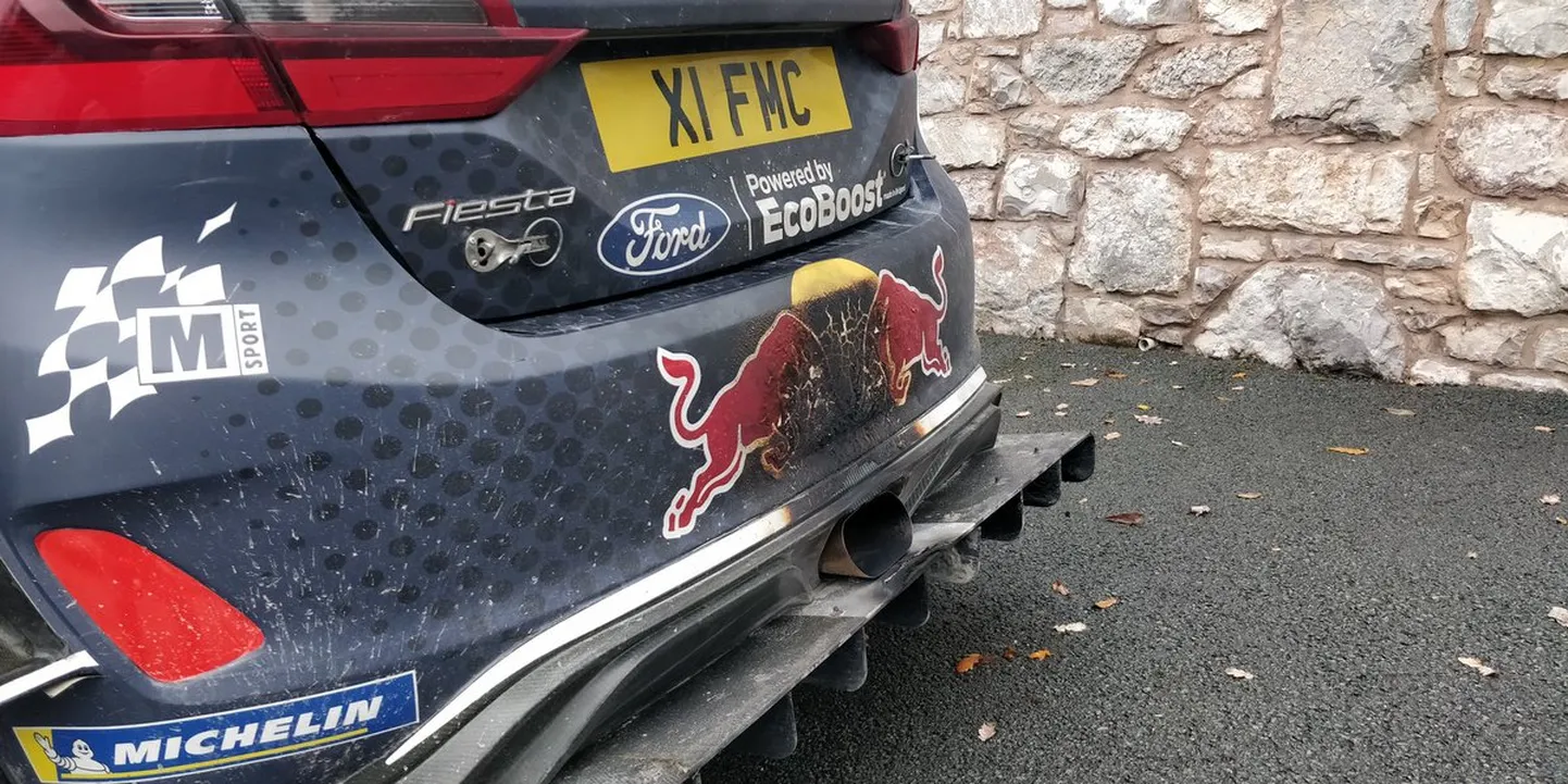 Elfyn Evans oli sunnitud katkestama.