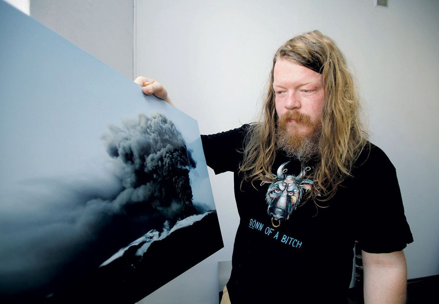 Islandi kutseline fotograaf Ingólfur Júlíusson (41) tõi Tartusse näha fotosid, mida ta on pildistanud kodumaal paari aasta jooksul kolme vulkaani purske aegu.