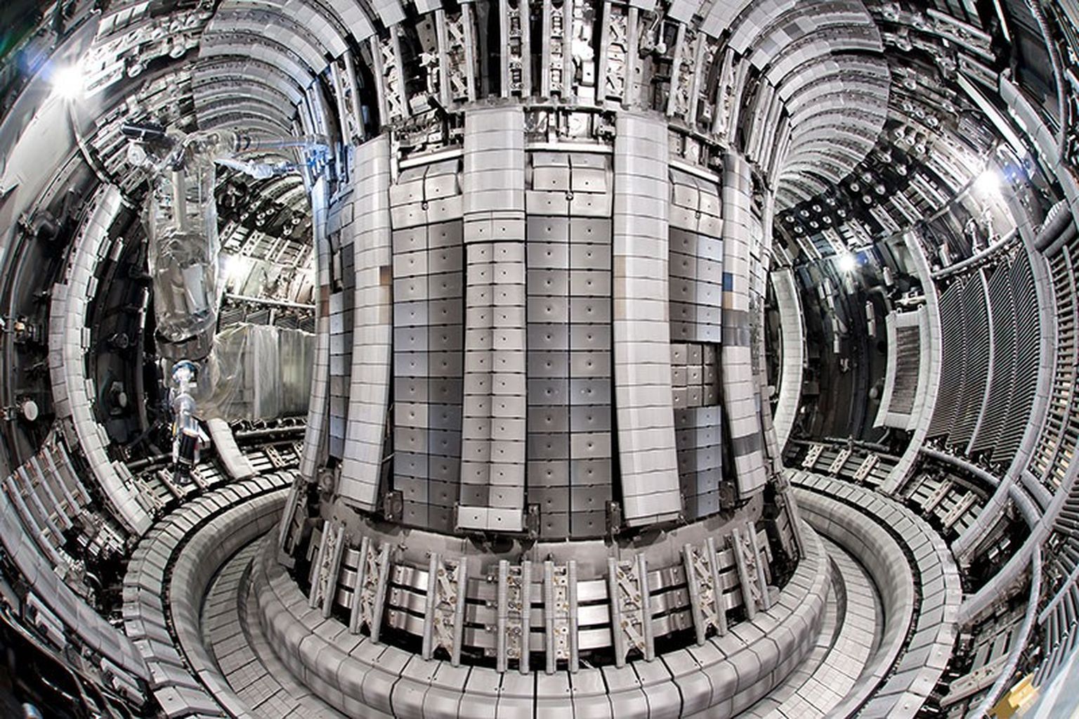 Joint European Torus´e Tokamak-tüüpi plasmareaktoris Oxfordi lähedal saavutati tuumasünteesis läbimurre, mida on oodatud juba 24 aastat.