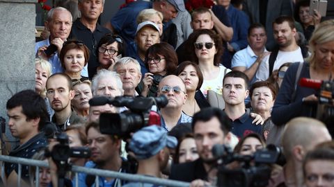 Фото и видео: в Москве со слезами на глазах прощаются с Иосифом Кобзоном