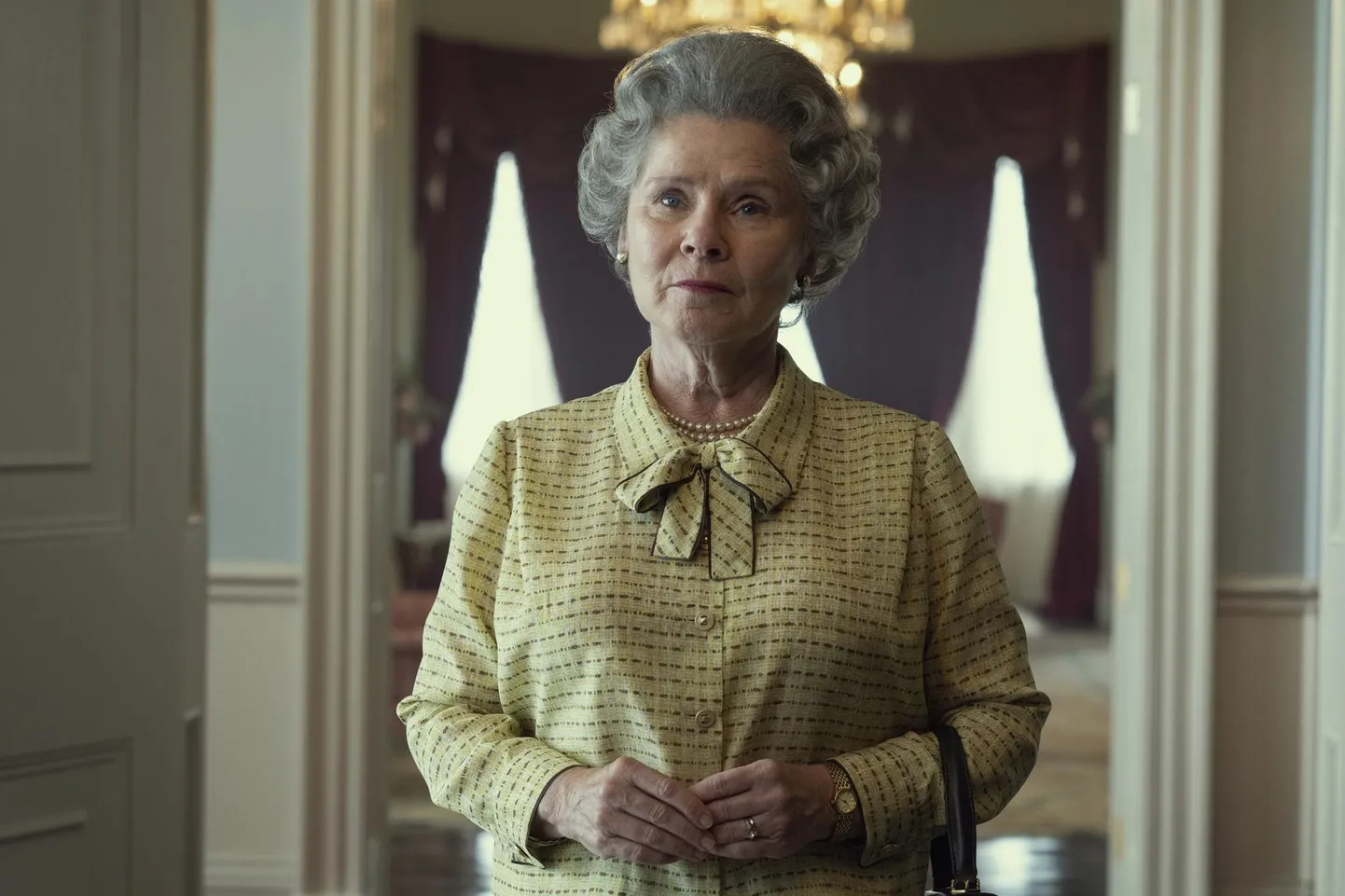 Imelda Staunton kuninganna Elizabeth II rollis seriaalis «The Crown».