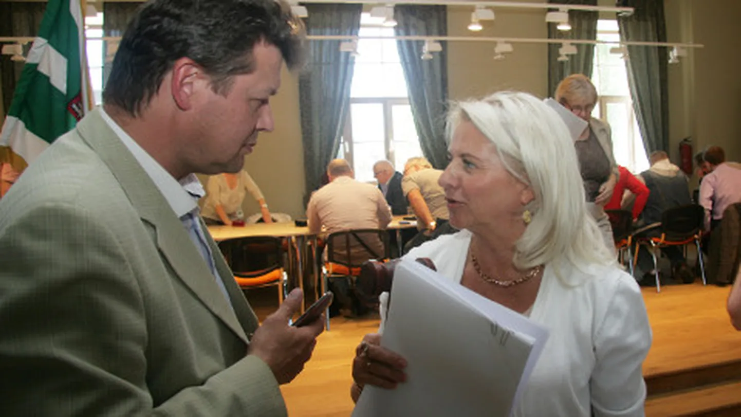 Kaheksa allkirjaga pöördumisele on alla kirjutanud ka vallavanem Aivar Surva ning volikogu esimees Niina Neglason.