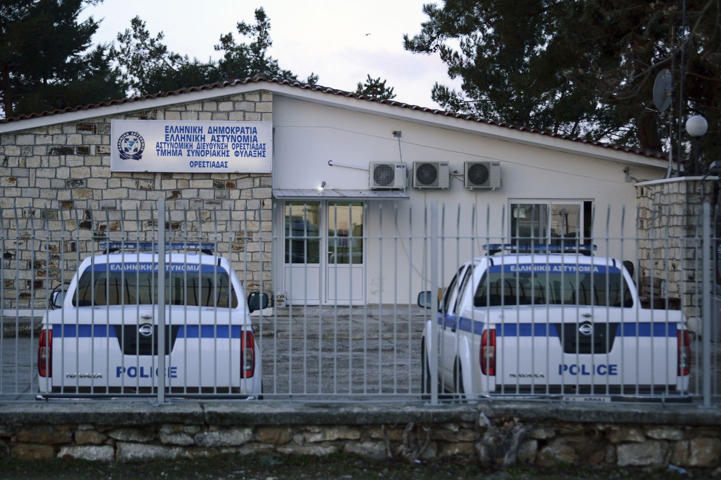 Kreeka politseiautod. Foto on illustreeriv.