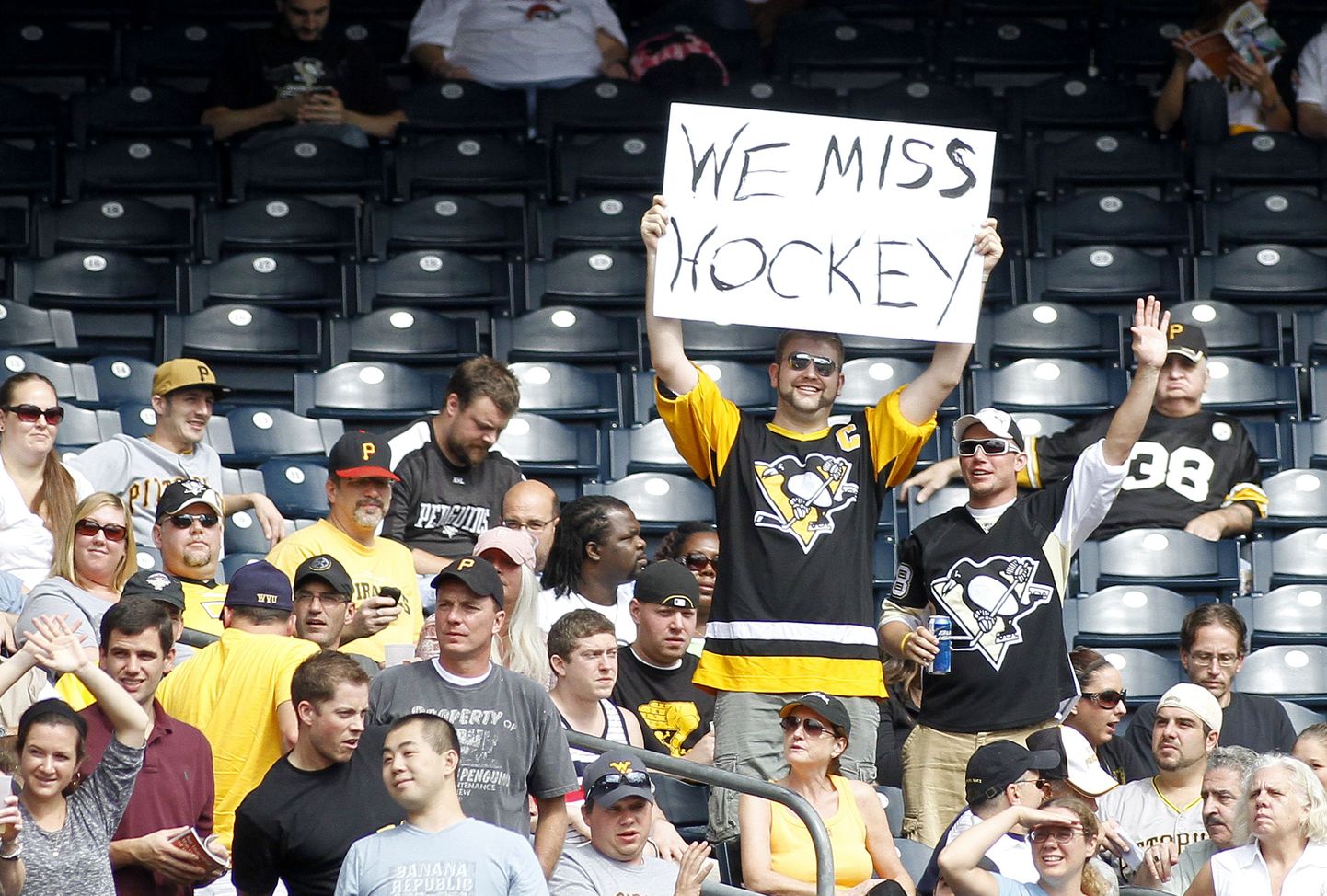 Pittsburgh Penguinsi fänn peab mängudele kaasaelamisega veel ootama.