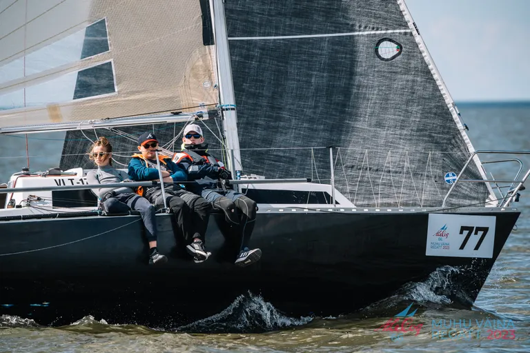 Lagle III (Finn Express 83), kapten Ülari Velviste - A. Le Coq 66. Muhu Väina regatt