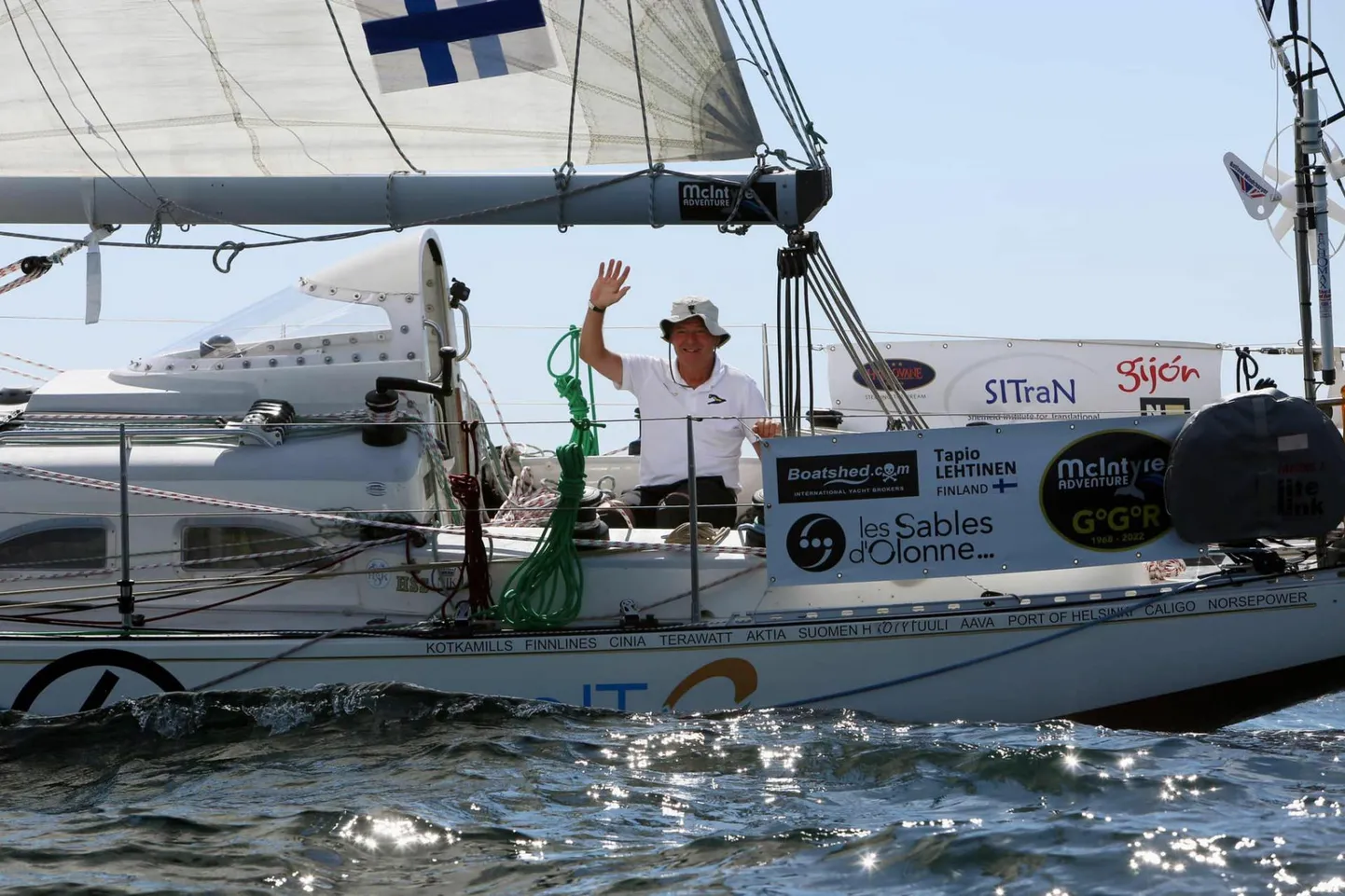 Soomlasest soolopurjetaja Tapio Lehtinen oma laeval Asteria.
