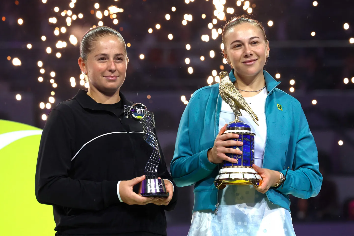 Aļona Ostapenko un ASV tenisiste Amanda Aņisimova
