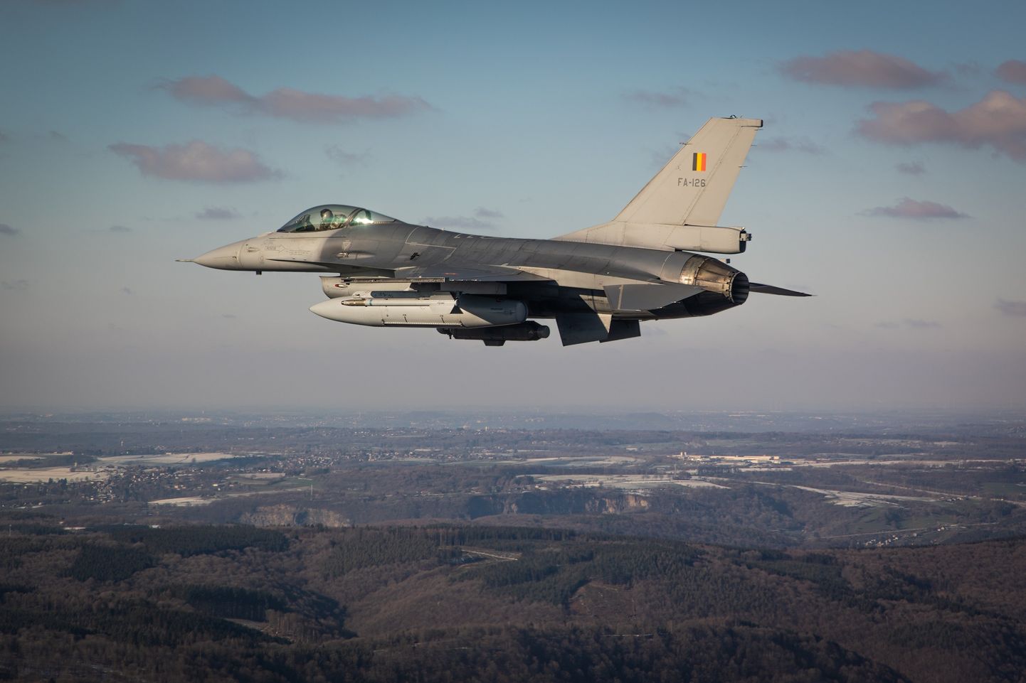 Belgia hävituslennuk F-16.