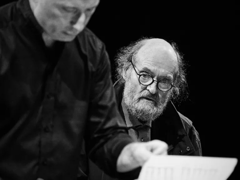 Eesti Festivaliorkester BBC Promsil. Hetk proovist. Fotol Arvo Pärt ja Paavo Järvi.