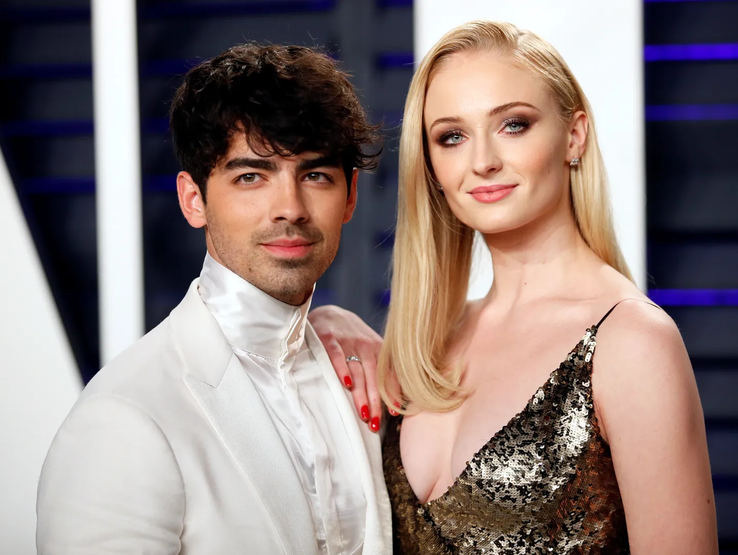 Näitlejanna Sophie Turner (paremal) koos muusikust abikaasa Joe Jonasega.