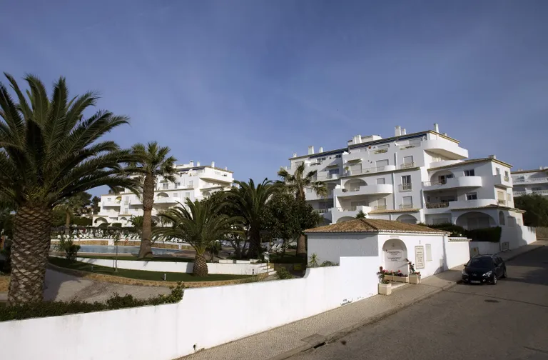 Pukusekorterid Portugalis Praia da Luzis, millest ühte üürisid 2007. aasta mais Kate ja Gerry McCann ning millest nende tütar Madeleine McCann kadus