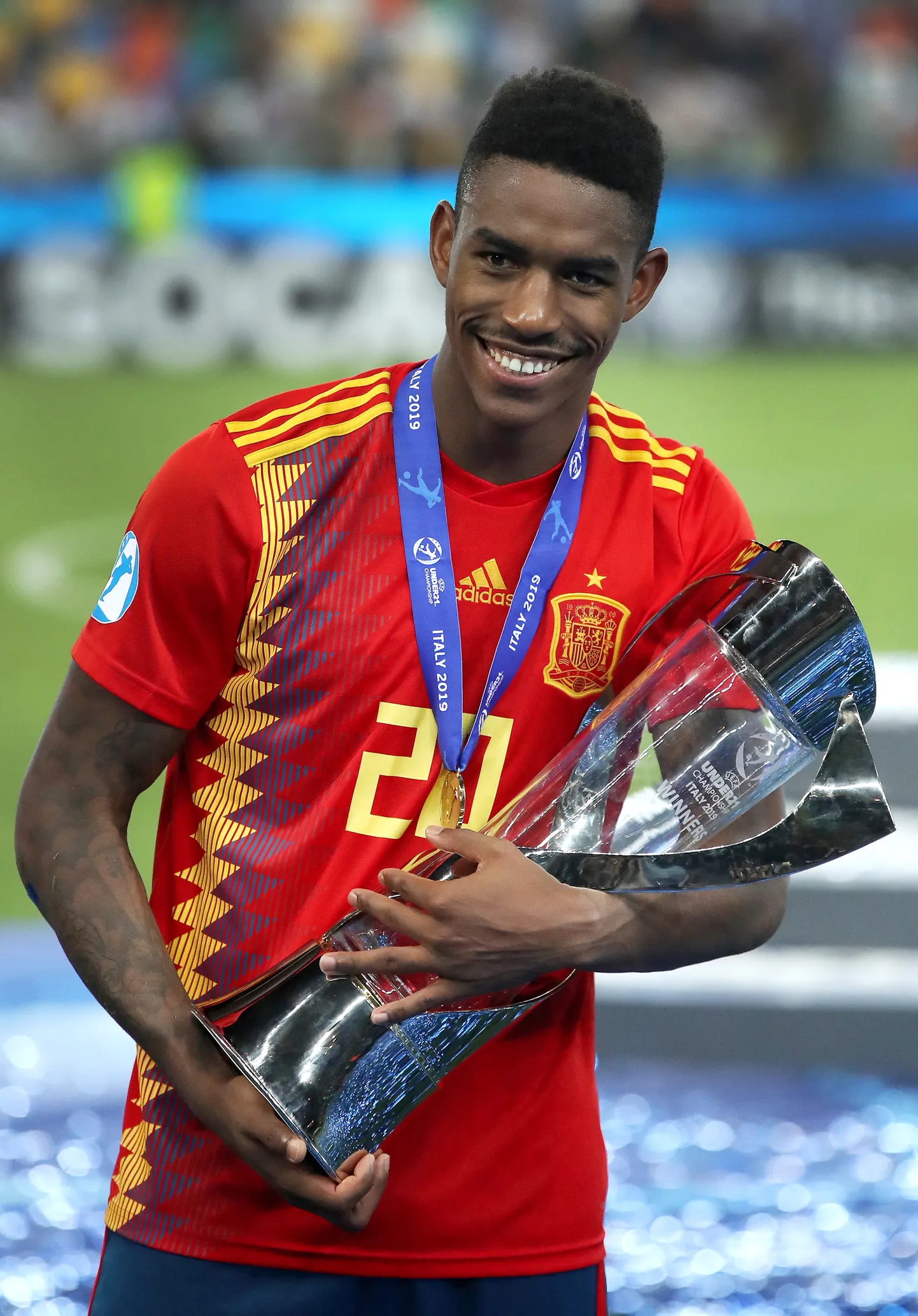 Junior Firpo.