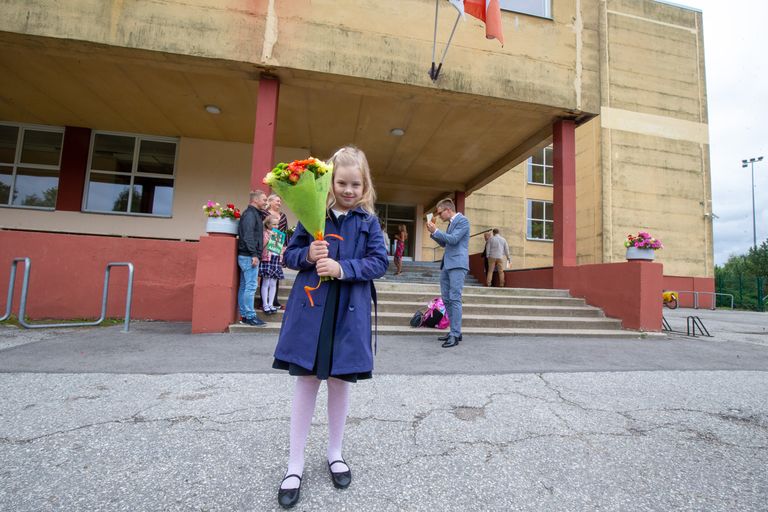 Veeriku kooli esimesse klassi seitsmeselt astunud Nelli Lozovski uue kooliaasta eel ärevil ei olnud. Kõige rohkem ootab ta kooliaastalt algavaid vene keele tunde.
