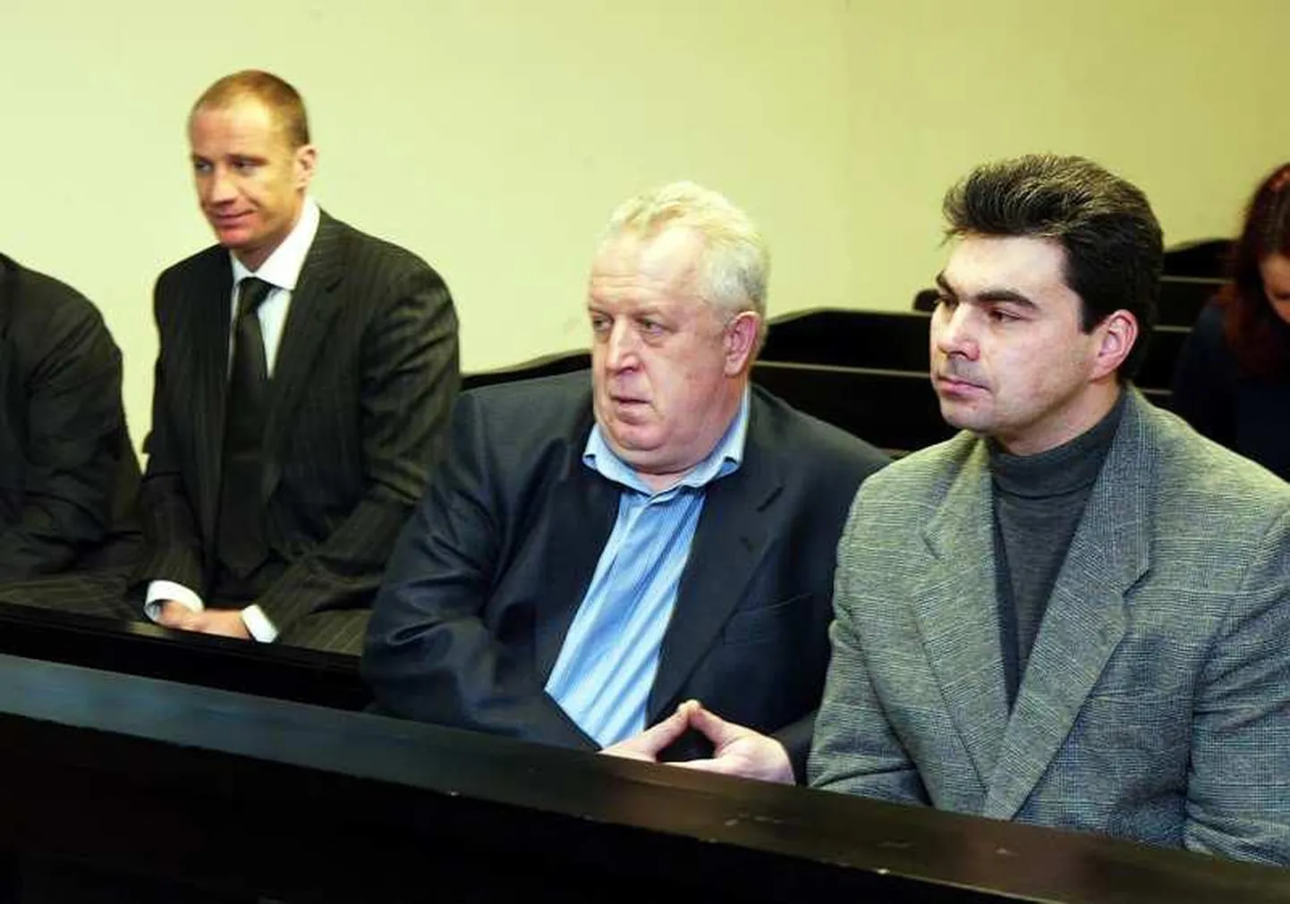 Вадим Полищук (слева) и Валерий Кузнецов на скамье подсудимых.