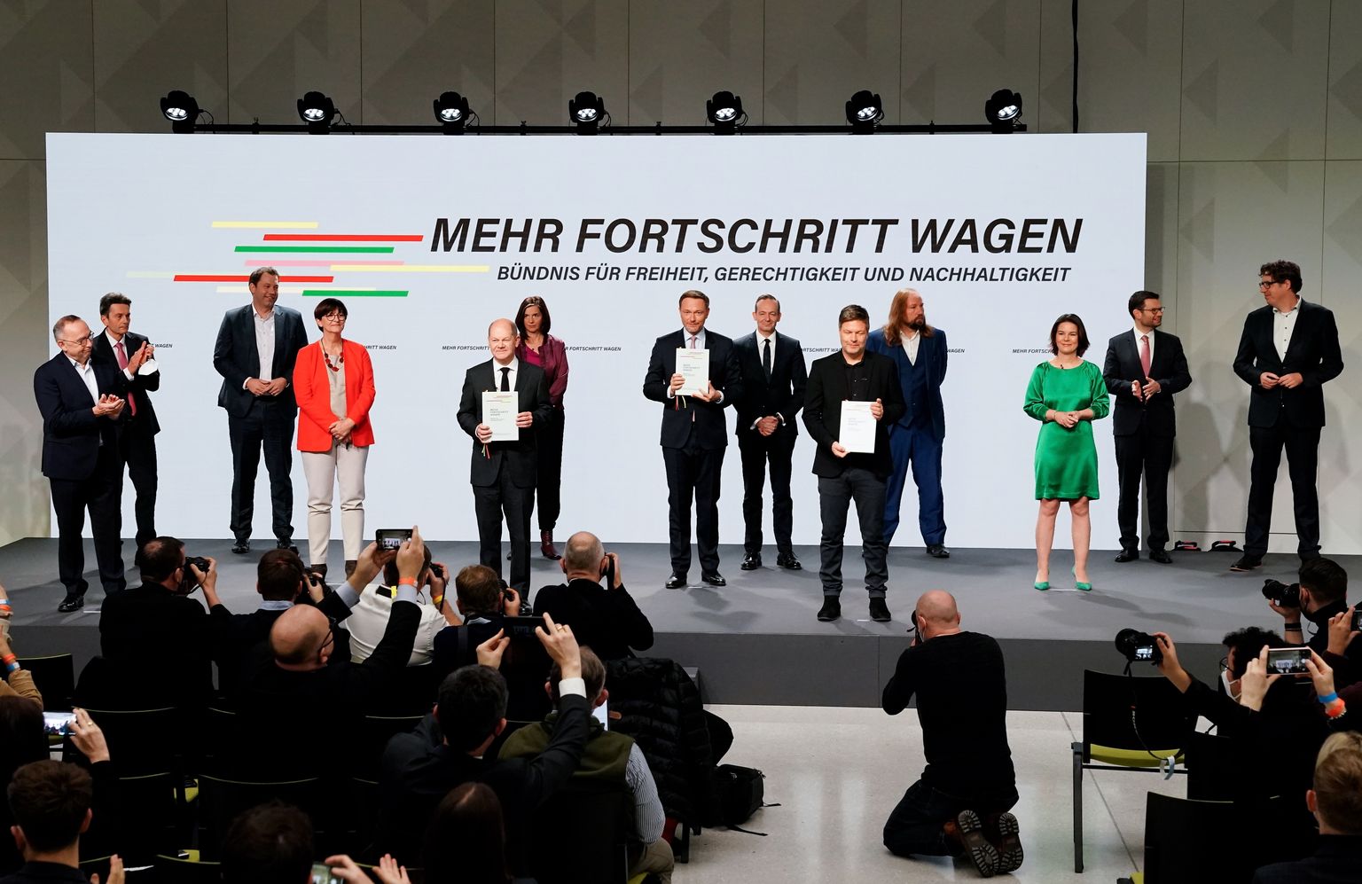 Партии нового правительства Германии подписали коалиционное соглашение.