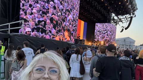 VIDEO OTSE MOSHPIT’IST ⟩ Mis juhtub, kui lendad festivalil lavaesisesse puntrapöörisesse