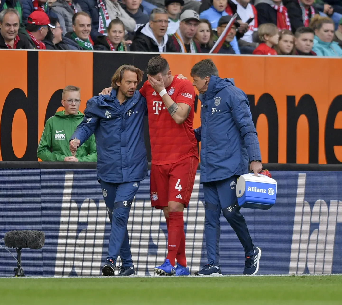 Niklas Süle (keskel).