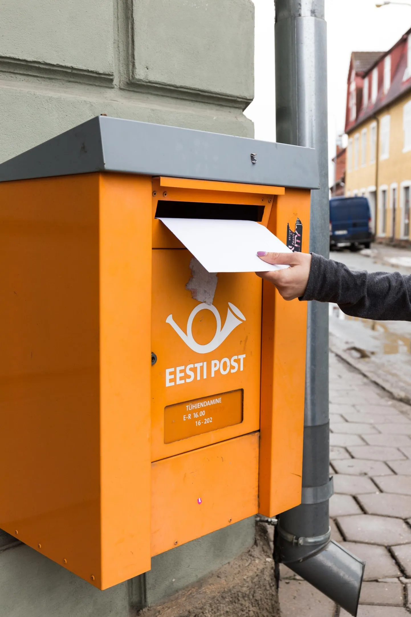 Väliskaubandus- ja infotehnoloogiaministri Raul Siem arvab sarnaselt oma eelmiste ametivendadega, et kvaliteetne postiteenus peab olema tagatud kõigile, sealhulgas maapiirkonnas ja äärealal elavatele inimestele.