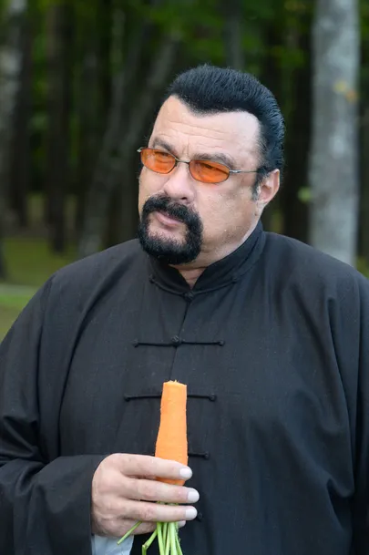 Valgevenes käies mekkis Steven Seagal Lukašenko porgandeid. Foto: Scanpix