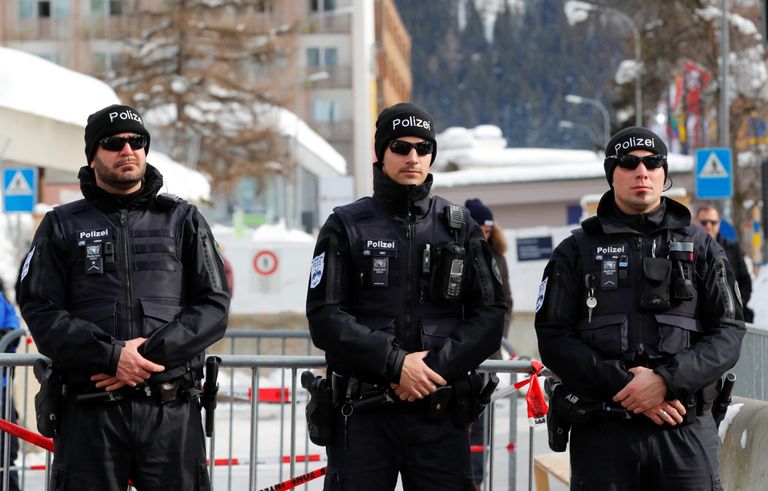 Šveitsi politsei turvamas Davosis toimuvat Maailma Majandusfoorumit