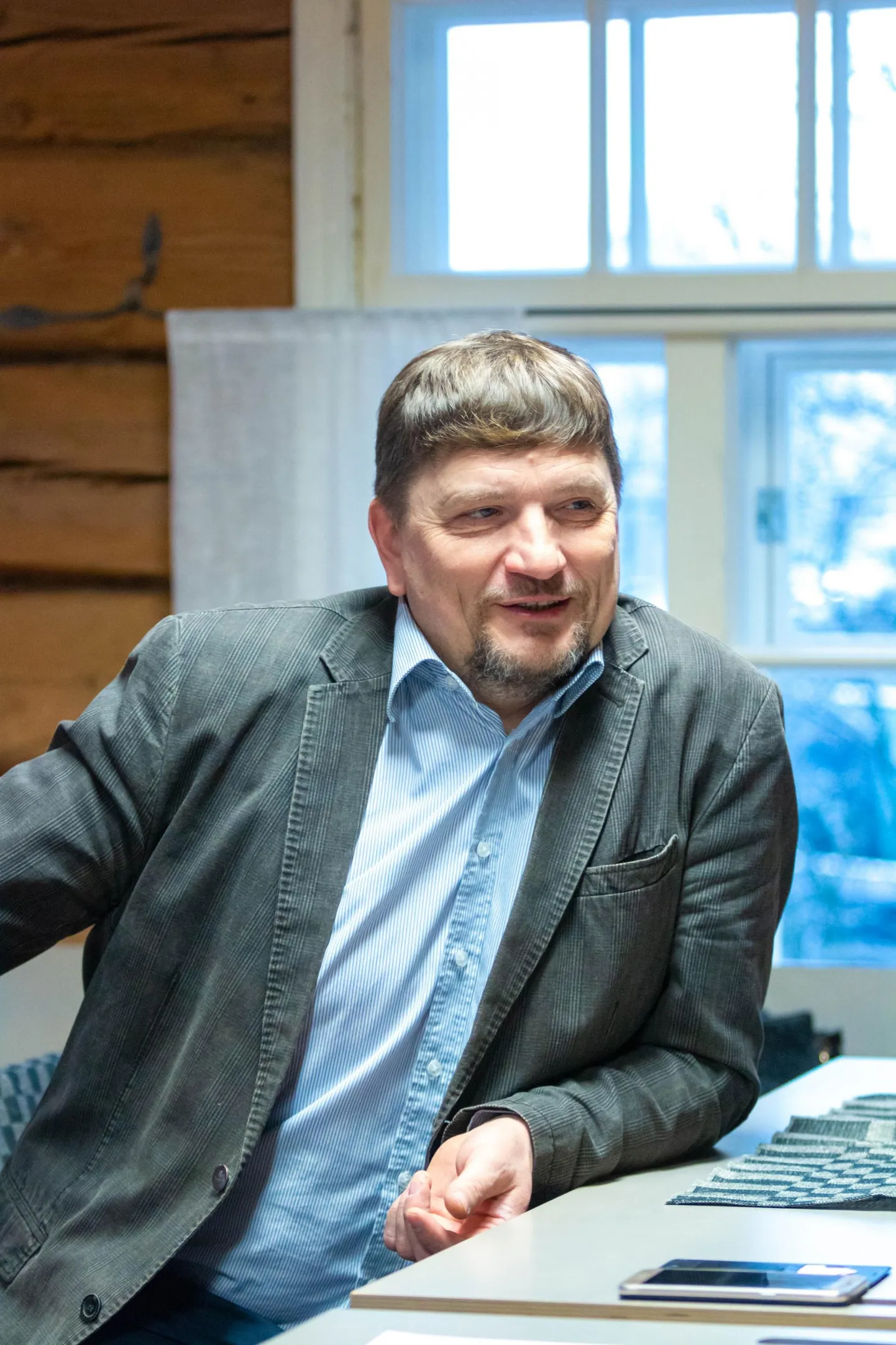 Arutelul osaleb ka Seto Infoseltsi juhataja ja Setomaa volikogu esimees Rein Järvelill.
Arvo Meeks