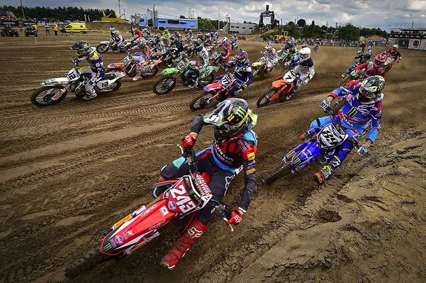 MXGP start Belgias Lommeli krossirajal.
