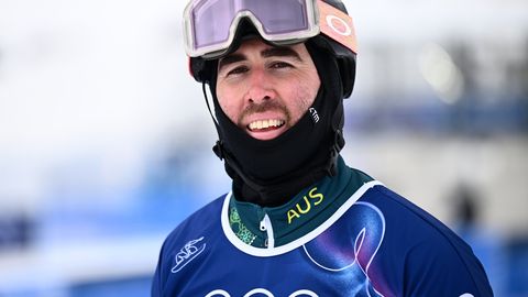 Austrālijas olimpietis Boltons treniņā divās vietās lauzis kaklu