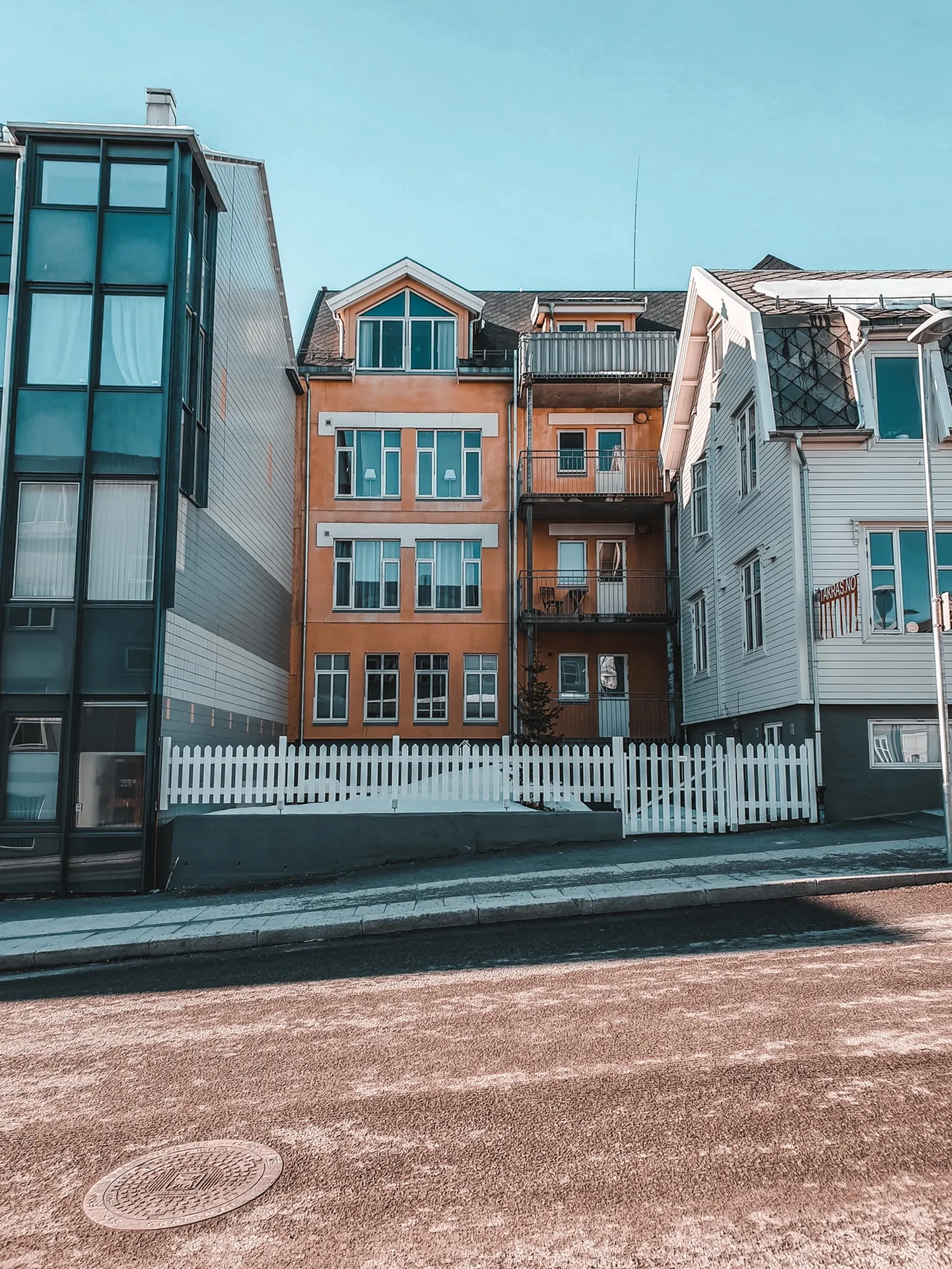 Tehingute arv kinnisvaraturul jäi koroonaeelsele tasemele.