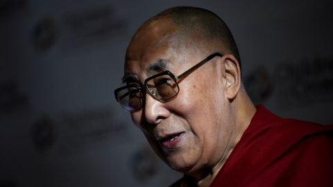 TÄHESEISUD ⟩ Dalai-laama sattus haavataval ajal küünilise lääne ohvriks