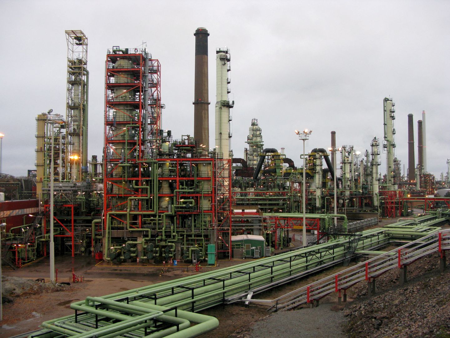 Нефтеперерабатывающий завод Neste в Порвоо.