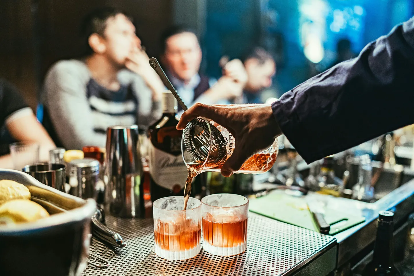 Kõrgemad alkoholitarbimise näitajad olid seotud kiiremini vananeva ajuga. Mida rohkem aju oli vananenud, seda suurem oli tõenäosus, et uuringus osalejad tegid korduvaid vigu – nad jäid kinni harjumuspärastesse reaktsioonidesse ega suutnud kohaneda uute reeglitega.