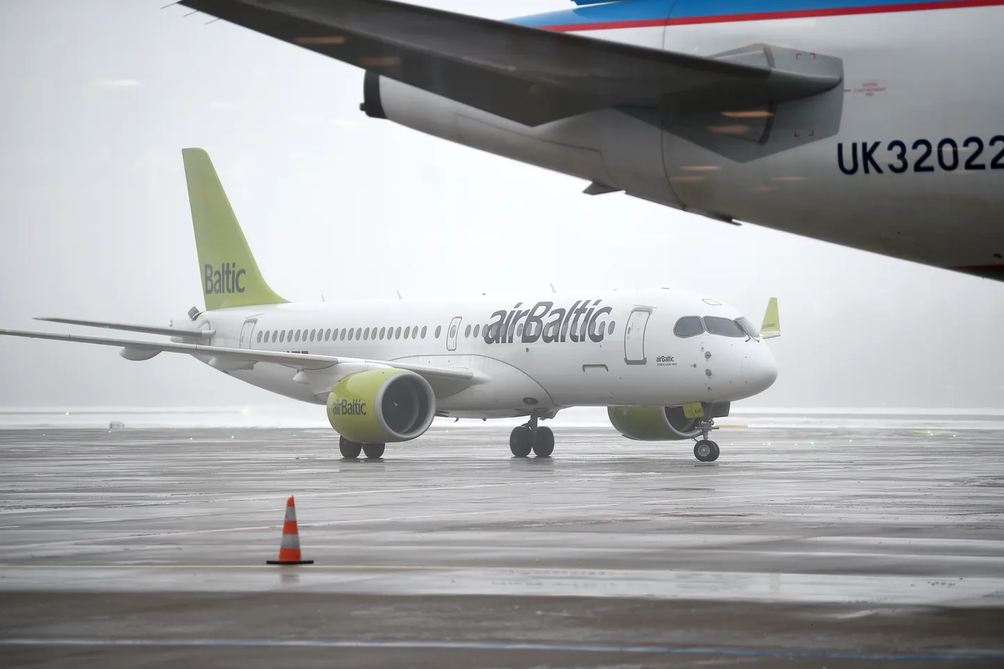 самолет airBaltic
