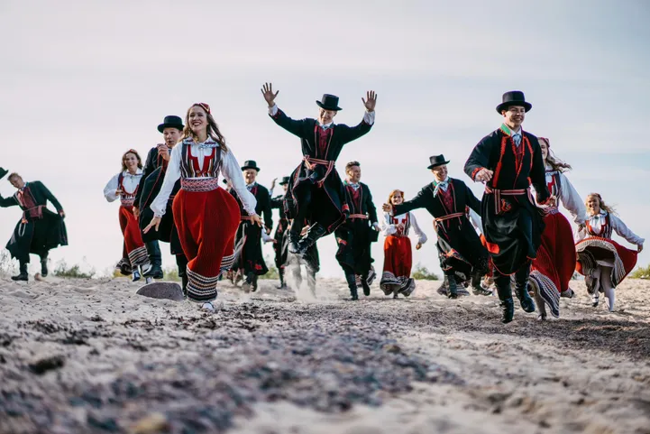 Saarlased lähevad hiidlastega tantsima