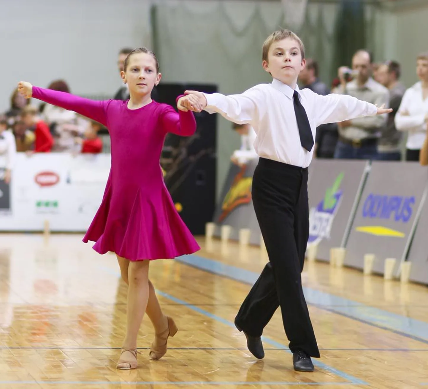Remi Joosep Jürgens ja Gerda Kuru teenisid turniiril «Haabersti sügis» hõbemedali laste II nelja tantsu klassis.