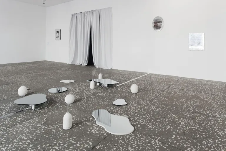 «Allikas/Spring». Peeglid, aurutid, 2022.