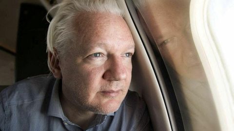 Julian Assange nõustus end USAs süüdi tunnistama ja vabanes Briti vanglast