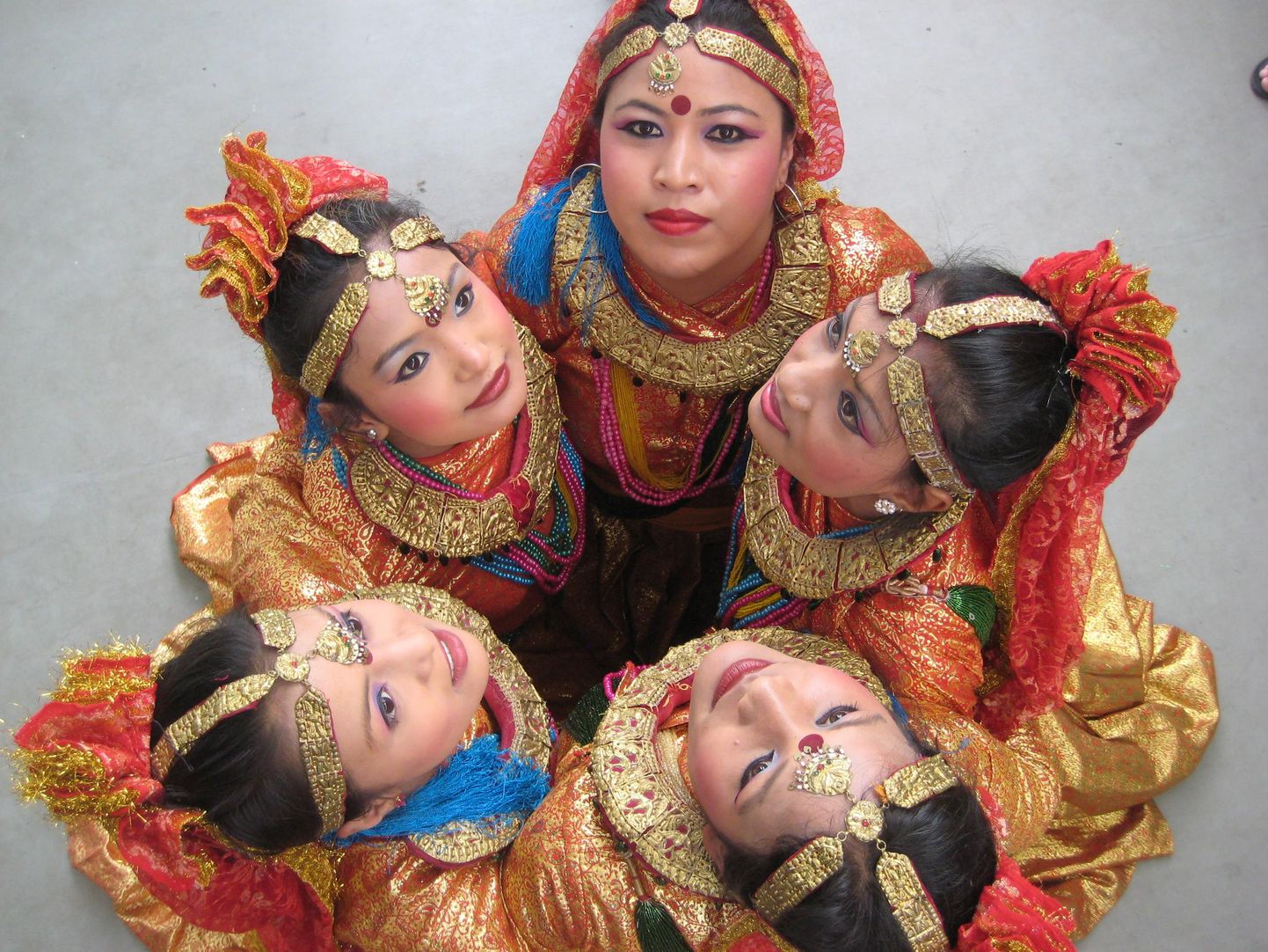 28. maist 4. juunini viibib Eestis ja annab kontserte Everest Nepal Cultural Group’i (ENCG) tantsuansambel Nepalist.