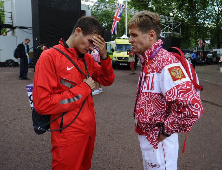 Venemaa käija Vladimir Kanaikin (vasakul) ja koondise treener Viktor Tšegin 2012. aastal Londoni olümpiamängudel. Kanaikinile määrati hiljem eluaegne võistlus- ja Tšeginile samuti eluaegne juhendamiskeeld.
