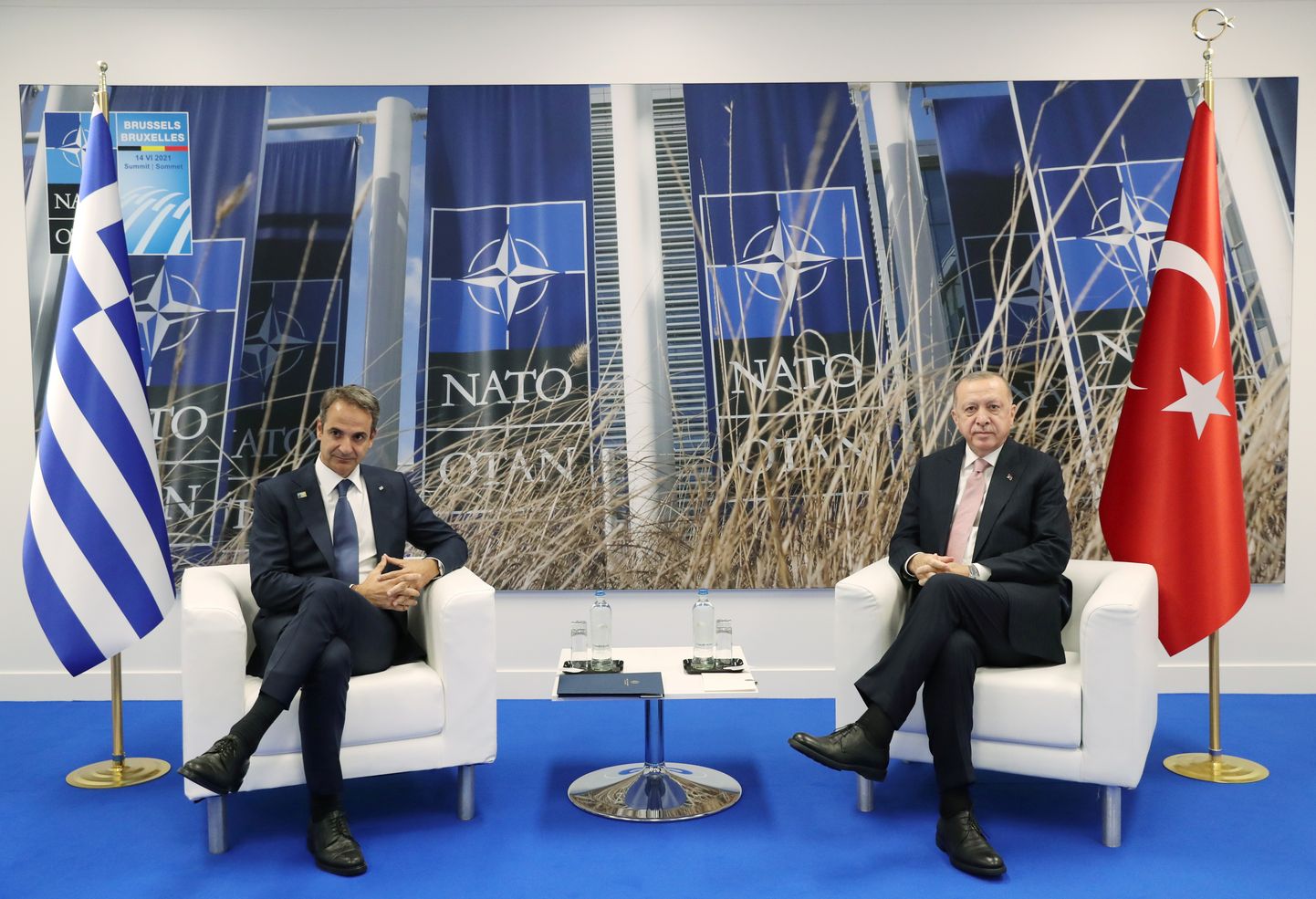 Türgi president Recep Tayyip Erdoğan (paremal) ja Kreeka peaminiser Kyriákos Mitsotákis (vasakul). Foto on illustratiivne.