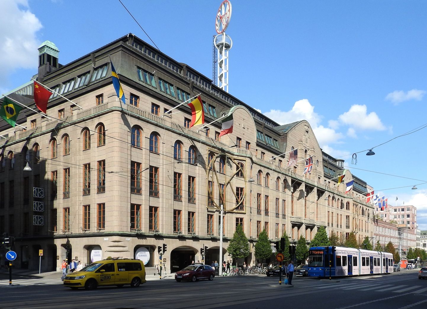 NK kaubamaja Stockholmi kesklinnas. Kuritegeliku raha vältimiseks loobub firma sularahatehingutest.