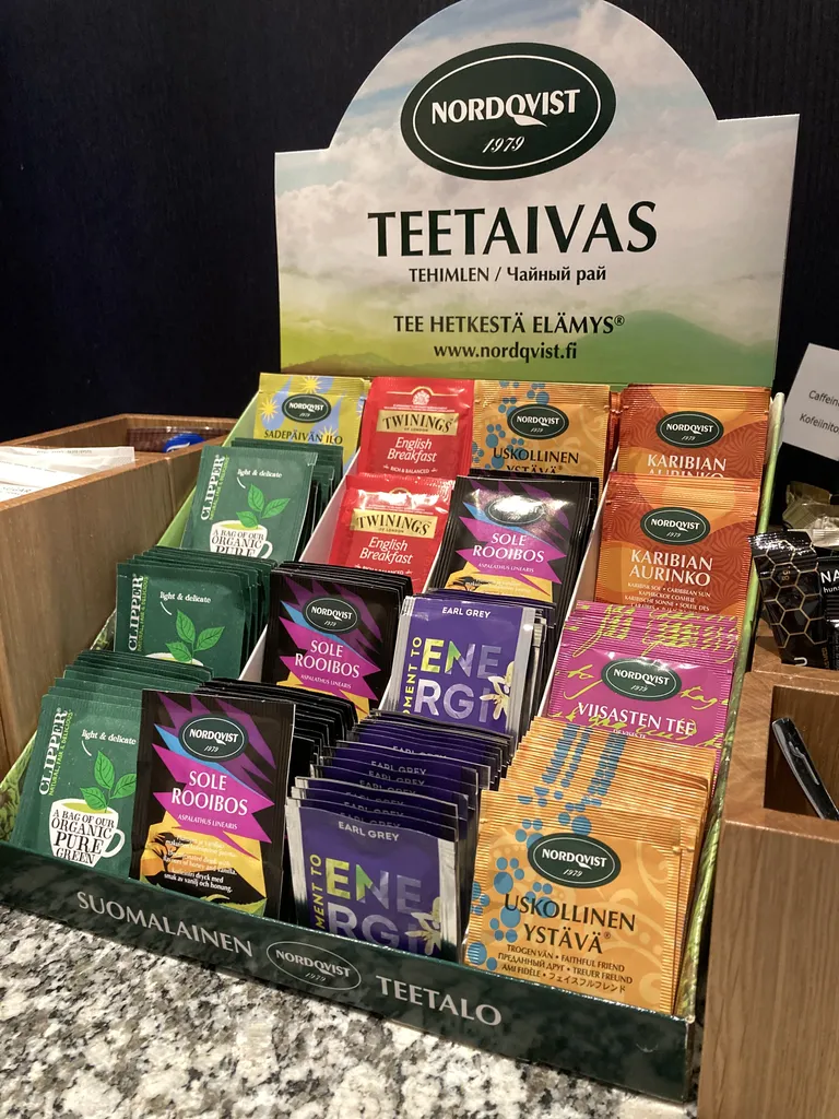 Teevalik vääris üksnes kiitust ning mõnes pakikeses peituva purusegu nimi oli üsna poeetiline.
