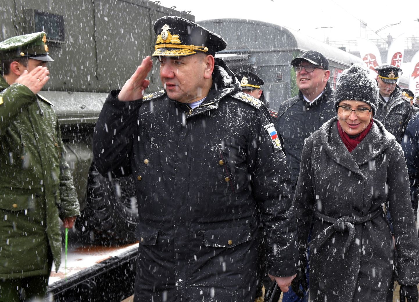 Командующий Северным флотом адмирал Александр Моисеев (в центре).
