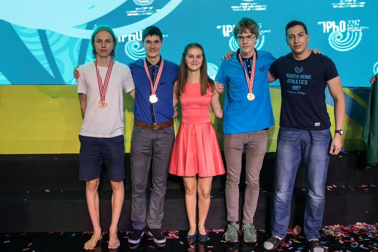 Eesti võistkonda kuulusid (vasakult) Kaarel Kivisalu, Konstantin Dukatš, Eva-Maria Tõnson, Taavet Kalda ja Roman Oleinik