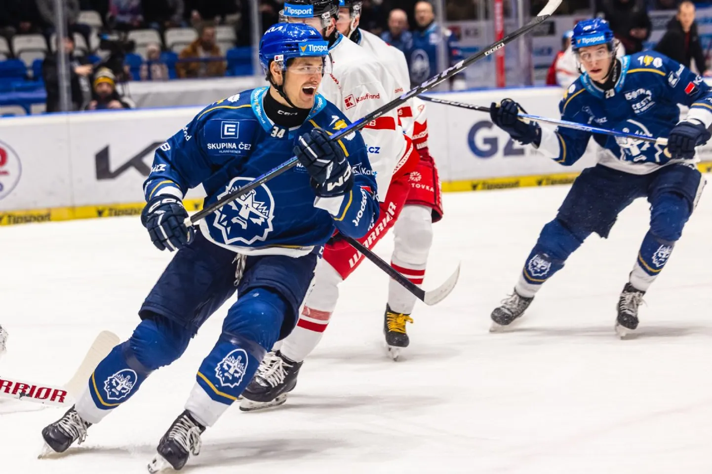 Latvijas hokeja uzbrucējs Eduards Tralmaks