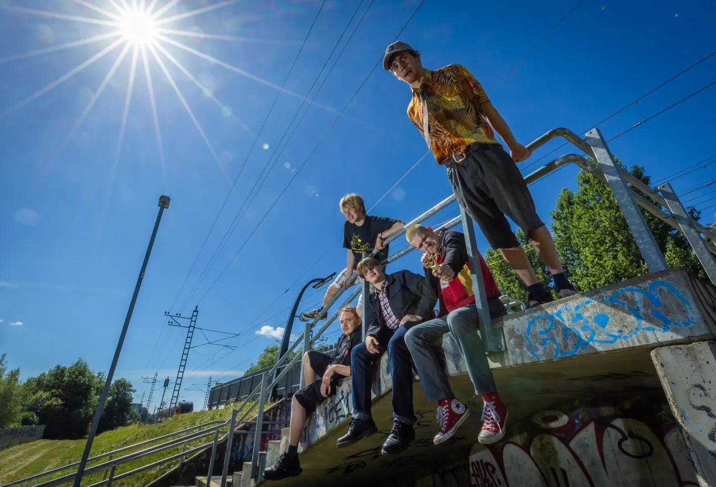 Noored, kiired, vihased ja tasemel. Skoone-poisid (vasakult) Aldo, Alexander, Richard, Aleksander ja Kalli teavad, mida teevad ja teevad seda kire ning põlemisega.