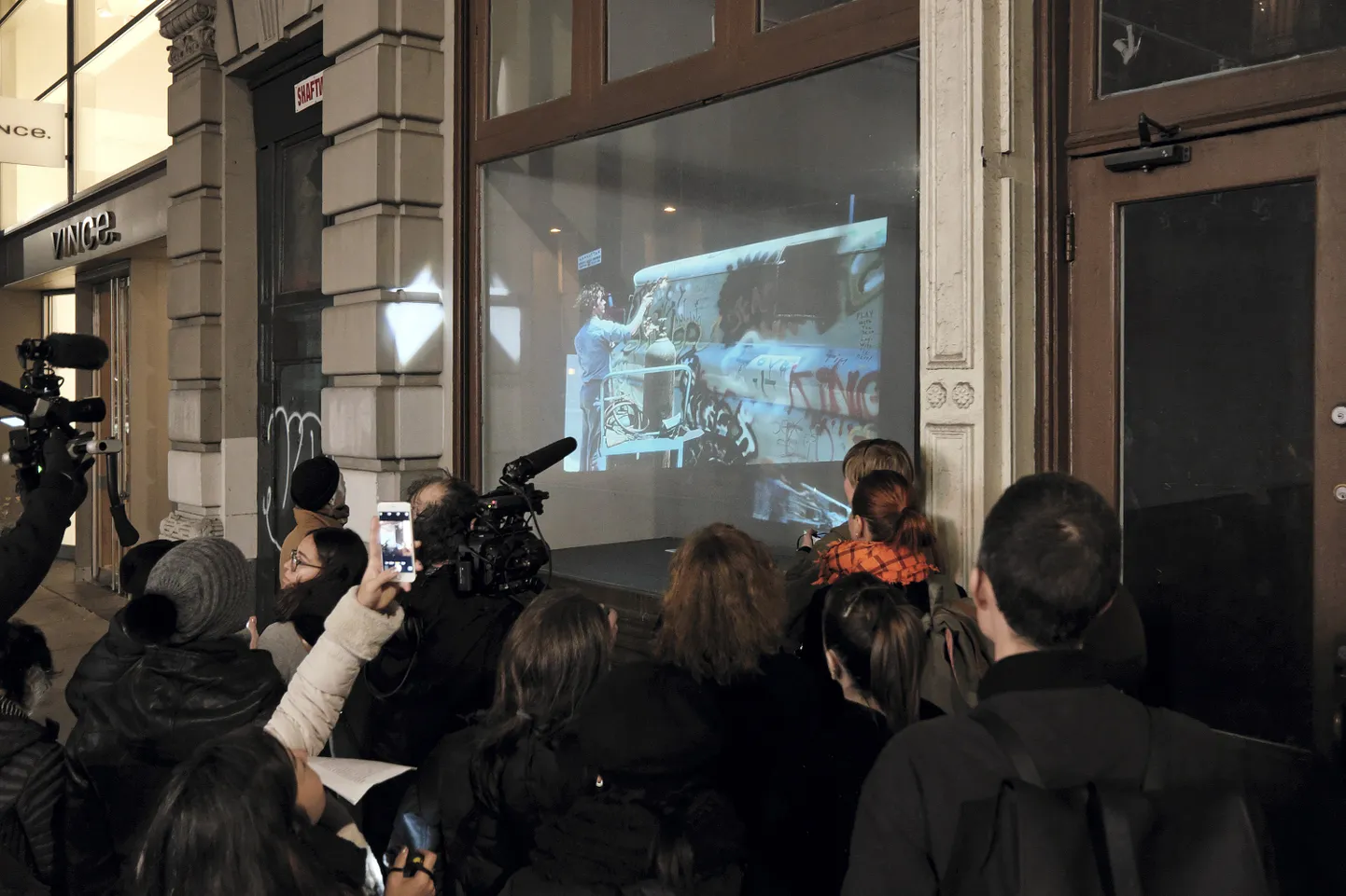Anu Vahtra (1982)
Open House Closing. A Walk [Avatud maja sulgumas. Jalutuskäik]. 2017, New York
Performa biennaali projekt Performa 17 jaoks