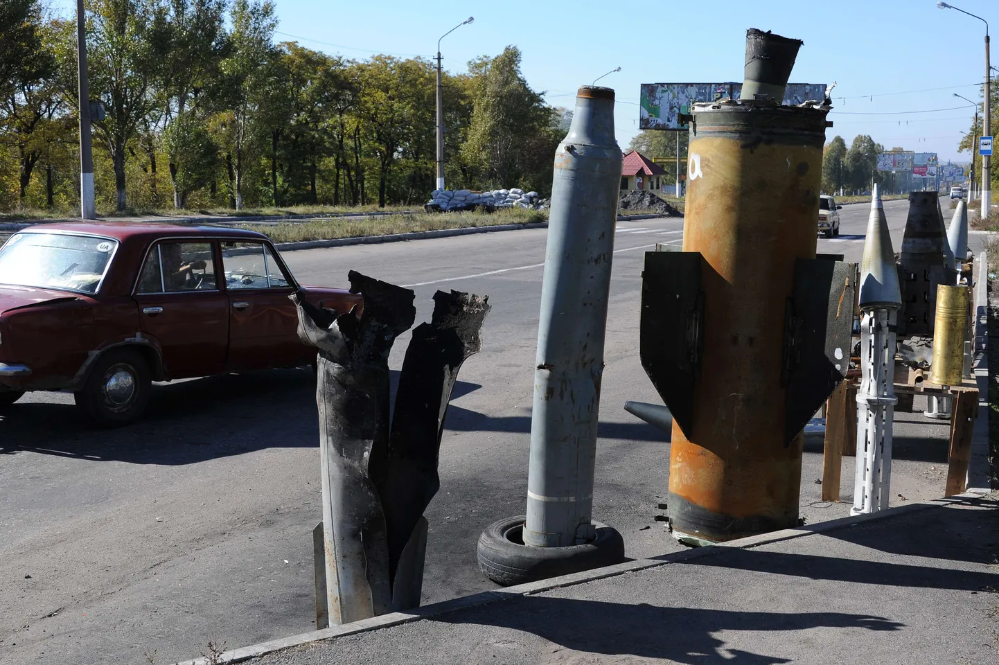 Ukraina venemeelsete separtistide väljanäitus raketikestades.