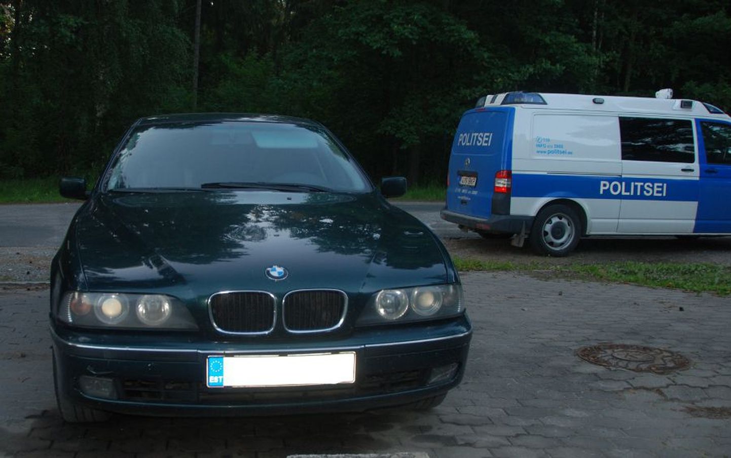 4. juuli õhtul, kella 19 paiku sõideti Kalda tee 43 maja juures otsa sõiduautole BMW.