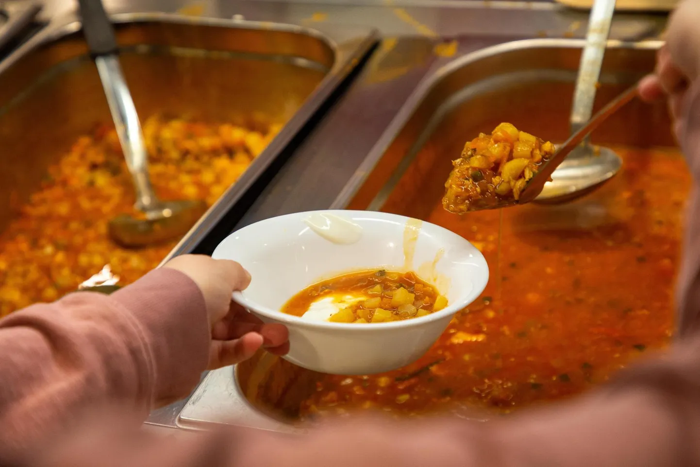 Toiduraiskamise vähendamiseks käivitas Baltic Restaurants Estonia AS võistluse, mille käigus selgitatakse välja toitu kõige vähem raiskav koolisöökla. 